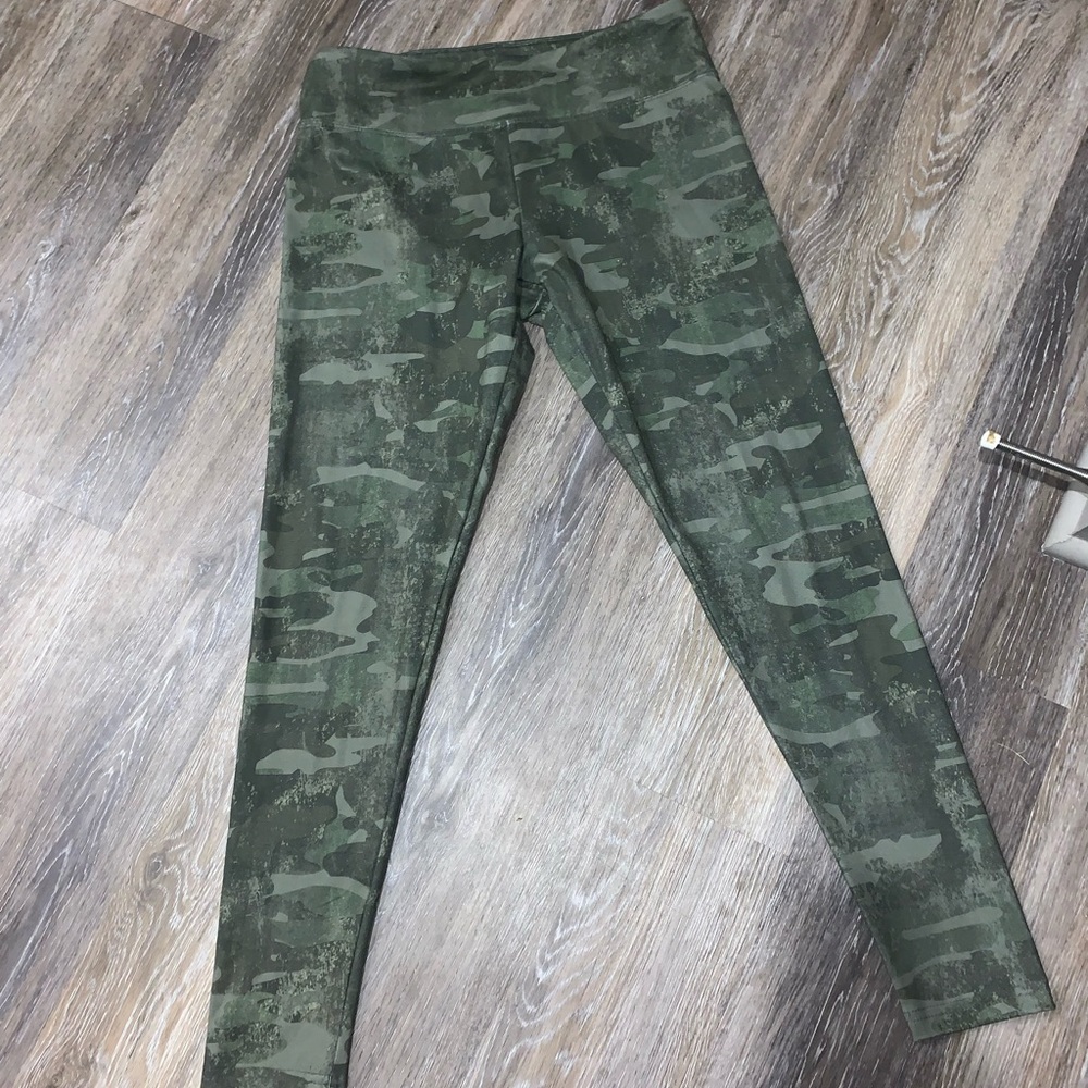 MARIKA camo leggings